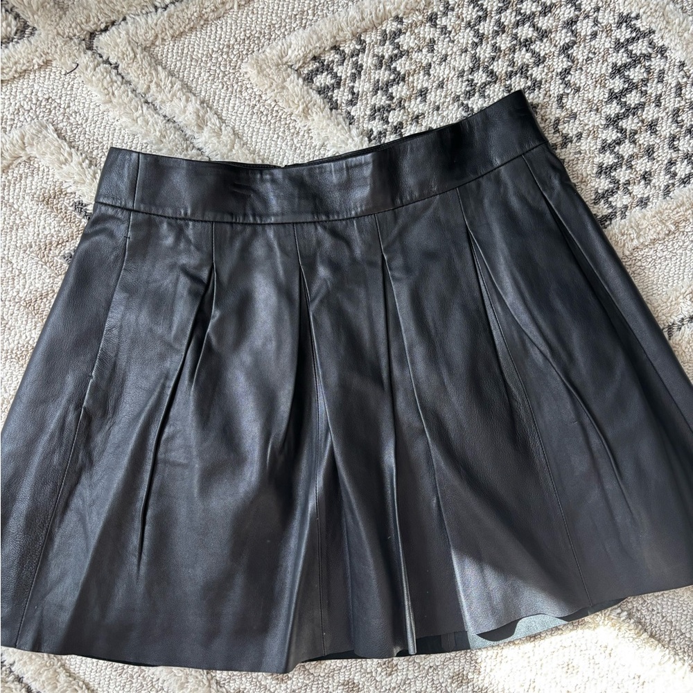 Banana Republic Pleated Skirt - Picture 2 of 3